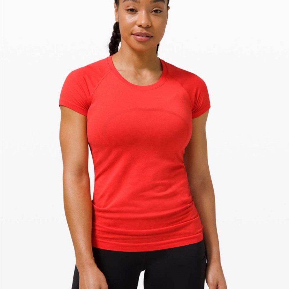 NWT LULULEMON ATHLETICA SWIFTLY tech short sleeve 2.0 pink punch size 14
